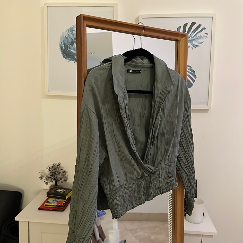 Green v top from Zara